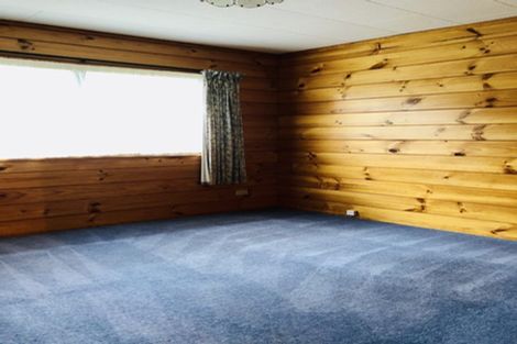 Photo of property in 23 Elizabeth Drive, West Harbour, Auckland, 0618