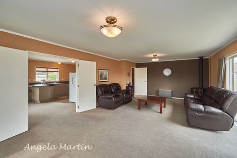 Photo of property in 18 Meridian Grove, Kelvin Grove, Palmerston North, 4414