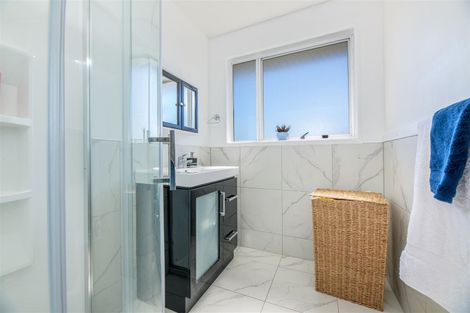 Photo of property in 2/27 Spence Road, Henderson, Auckland, 0612