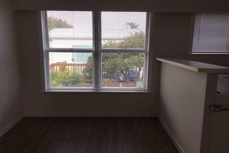 Photo of property in 17 Beaumonts Way, Manurewa, Auckland, 2102