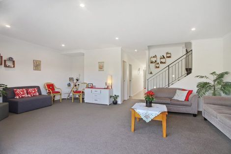 Photo of property in 7 Briddock Way, Swanson, Auckland, 0614