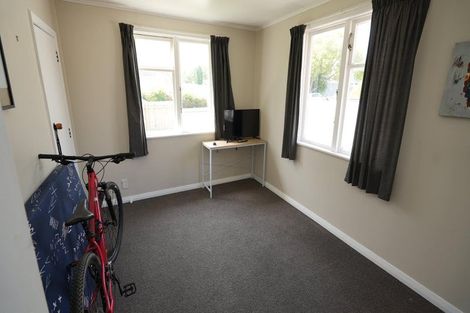 Photo of property in 57a Crewe Crescent, Hokowhitu, Palmerston North, 4410