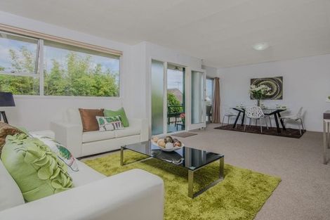 Photo of property in 2/1357 Dominion Extension, Mount Roskill, Auckland, 1041