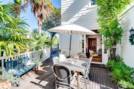 Photo of property in 5 Corry Avenue, Bluff Hill, Napier, 4110