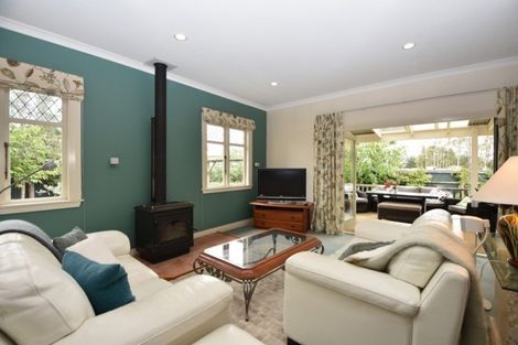 Photo of property in 17 Moreton Road, Carterton, 5713