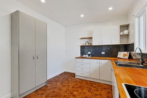 Photo of property in 31 Fifield Terrace, Waltham, Christchurch, 8023