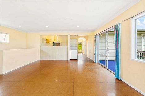 Photo of property in 73 Fairclough Road, Beach Haven, Auckland, 0626