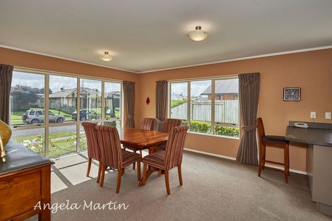 Photo of property in 18 Meridian Grove, Kelvin Grove, Palmerston North, 4414