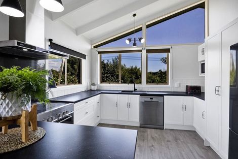 Photo of property in 86 Blake Street, Waitara, 4320