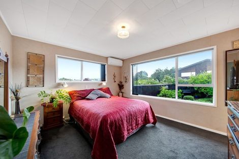 Photo of property in 3 La Salle Drive, Westown, New Plymouth, 4310