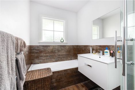 Photo of property in 281 Avonhead Road, Avonhead, Christchurch, 8042