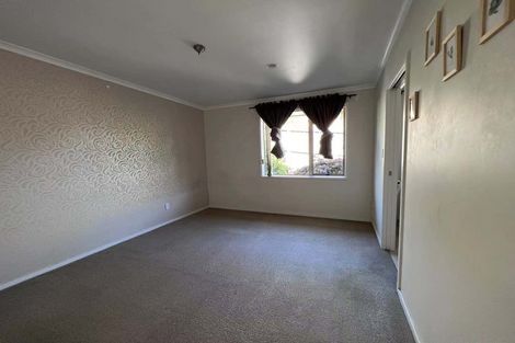 Photo of property in 5 Sunvista Avenue, Oteha, Auckland, 0632