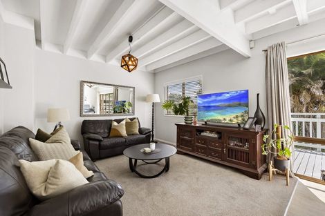 Photo of property in 3/1 Mulberry Place, Glenfield, Auckland, 0629