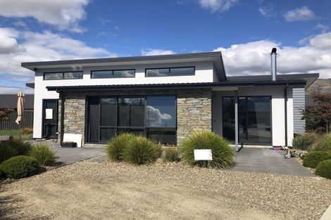 Photo of property in 13 Daniels Terrace, Wanaka, 9305