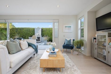 Photo of property in 34 Oceania Place, Mellons Bay, Auckland, 2014