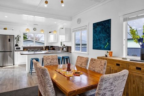 Photo of property in 18 Albion Street, Hawera, 4610