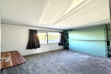 Photo of property in 1 Devonshire Road, Unsworth Heights, Auckland, 0632