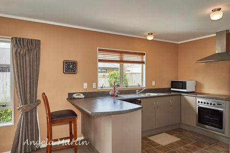 Photo of property in 18 Meridian Grove, Kelvin Grove, Palmerston North, 4414