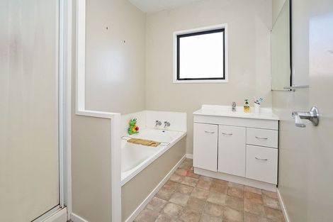 Photo of property in 4g Oak Avenue, Nawton, Hamilton, 3200