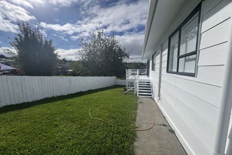 Photo of property in 1/54 Trias Road, Totara Vale, Auckland, 0629