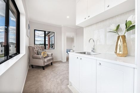 Photo of property in 42b Donegal Park Drive, Flat Bush, Auckland, 2019