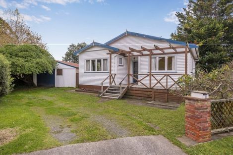 Photo of property in 11 Atarau Grove, Paraparaumu, 5032