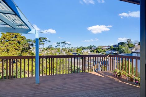 Photo of property in 6 Jenanne Place, Totara Vale, Auckland, 0629