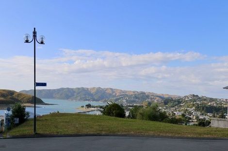 Photo of property in 4 Whitianga View, Paremata, Porirua, 5024