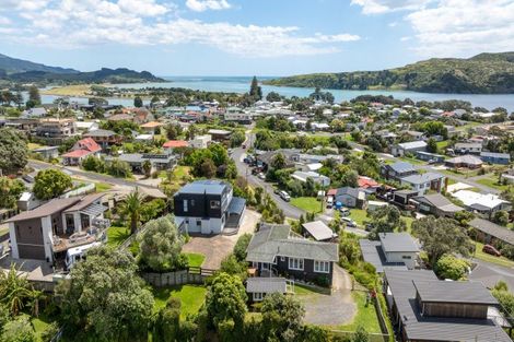 Photo of property in 37 Long Street, Raglan, 3225