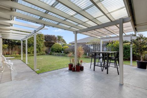 Photo of property in 16 The Gardens Drive, Papamoa Beach, Papamoa, 3118