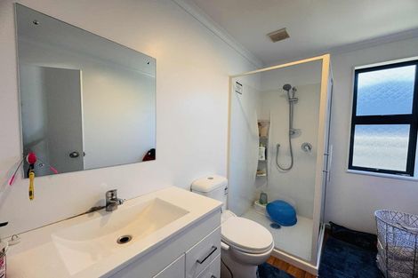 Photo of property in 48 Exeter Crescent, Takaro, Palmerston North, 4412