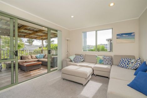 Photo of property in 23 Hawk Hill Crescent, Cooks Beach, Whitianga, 3591
