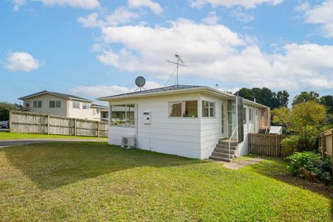 Photo of property in 1/20 Celeste Place, Totara Vale, Auckland, 0627