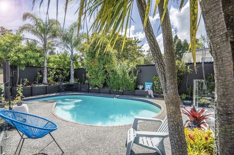 Photo of property in 28 Barlow Place, Chatswood, Auckland, 0626