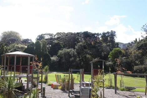 Photo of property in 3 Julia Place, Totara Vale, Auckland, 0629
