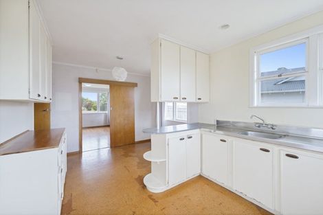 Photo of property in 41 St Leonards Road, Kelston, Auckland, 0602