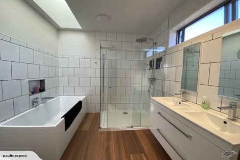 Photo of property in 11 Bell Bird Rise, Picton, 7220