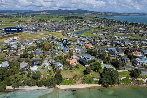 Photo of property in 2 Graham Street, One Tree Point, 0118