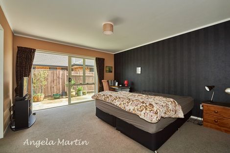 Photo of property in 18 Meridian Grove, Kelvin Grove, Palmerston North, 4414
