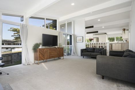 Photo of property in 21 Sunvue Road, Glen Eden, Auckland, 0602