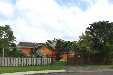 Photo of property in 11 Vallance Place, Massey, Auckland, 0614