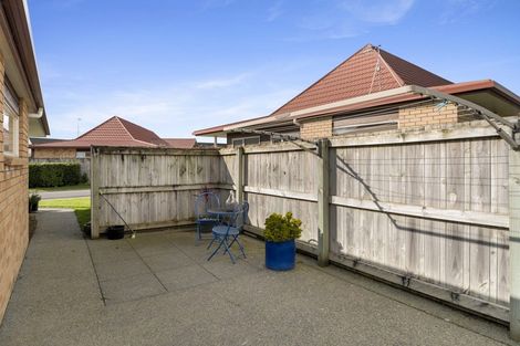 Photo of property in Rangeview Villas, 63/9 Fuller Close, Levin, 5510