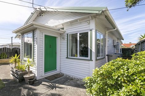 Photo of property in 23 Rua Street, Lyall Bay, Wellington, 6022