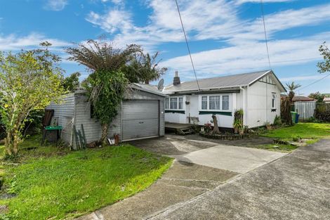 Photo of property in 117 Te Atatu Road, Te Atatu South, Auckland, 0610
