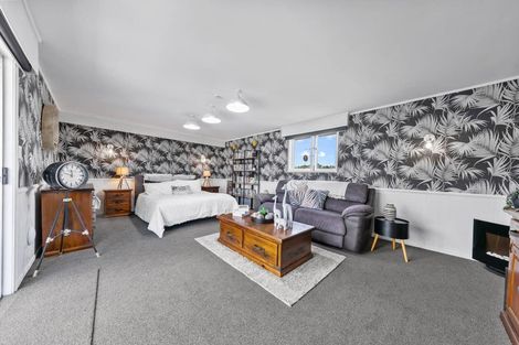 Photo of property in 84 Shaw Road, Oratia, Auckland, 0604