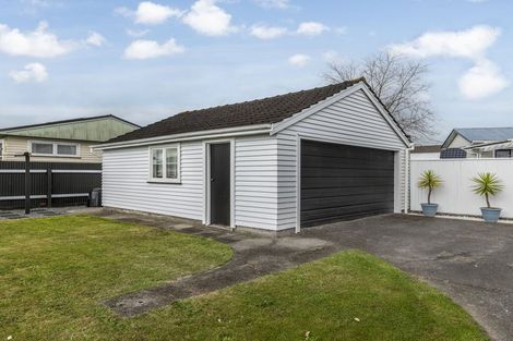 Photo of property in 14 Duke Street, Levin, 5510