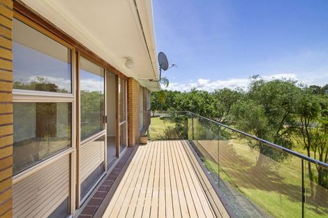 Photo of property in 1/2 Sylvan Avenue, Northcote, Auckland, 0627