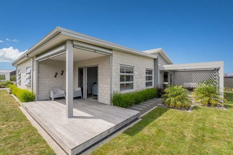Photo of property in 8 Onerere Drive, Whitianga, 3510