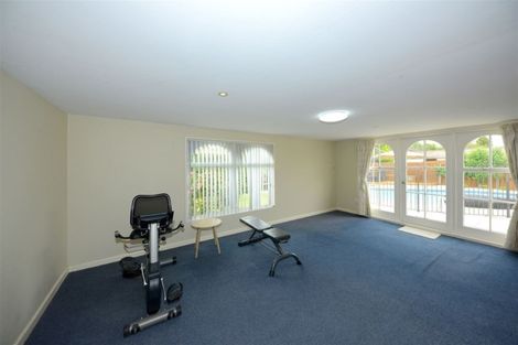 Photo of property in 53 Burnside Crescent, Burnside, Christchurch, 8053