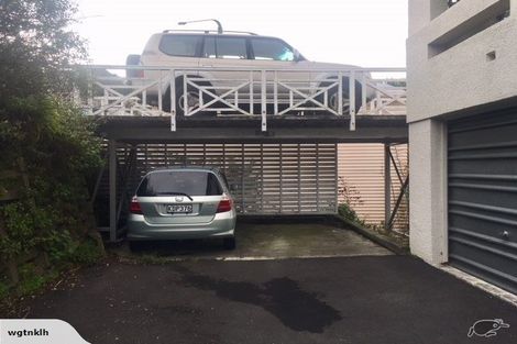 Photo of property in Grafon Court Flats, 2/53 Grafton Road, Roseneath, Wellington, 6011